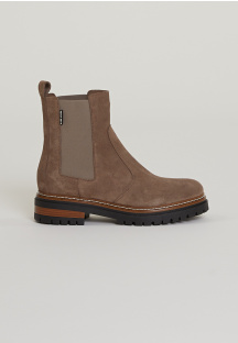 Brown/beige short suede boots