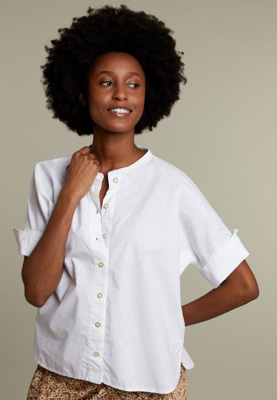 Oorzaak Split Graan Witte blouse met ronde hals en korte mouwen - River Woods